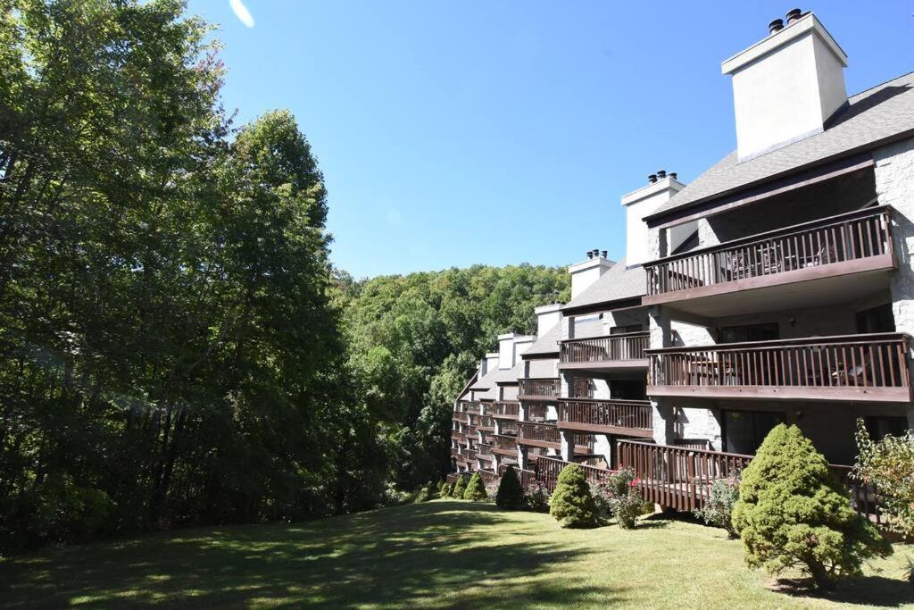 Views & Fireplace - Minutes To Gburg And Ober - Condo جاتلينبرج المظهر الخارجي الصورة