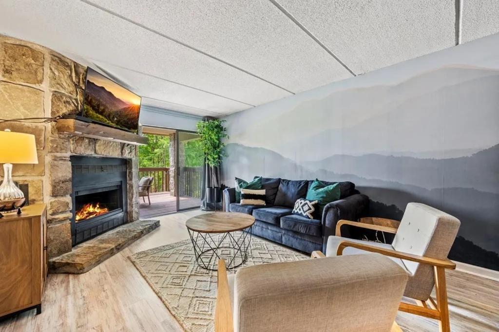 Views & Fireplace - Minutes To Gburg And Ober - Condo جاتلينبرج المظهر الخارجي الصورة