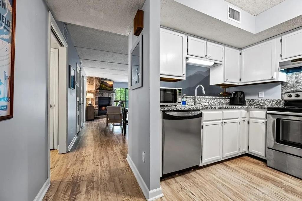 Views & Fireplace - Minutes To Gburg And Ober - Condo جاتلينبرج المظهر الخارجي الصورة